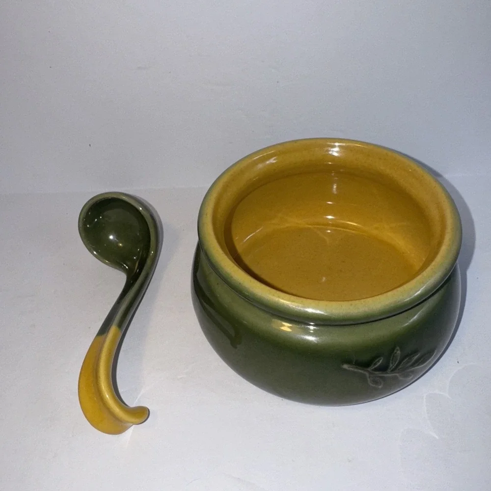 Pier 1 Imports Condiment Sauce Salsa Bowl w/ Ladle - Leaf Pattern - Olive